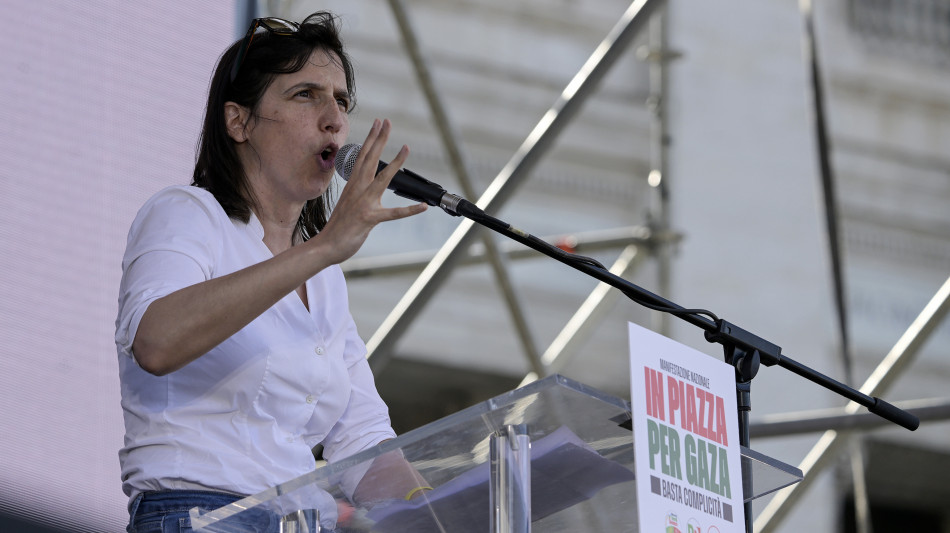 Schlein a Budapest, non si pu&ograve; vietare l'amore per legge