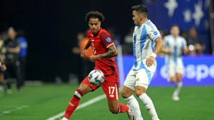 Meia canadense Tajon Buchanan passa por cirurgia ap&oacute;s fraturar t&iacute;bia