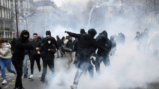 Ausschreitungen in Paris am zehnten Aktionstag gegen die Rentenreform