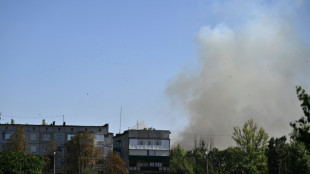 Ucr&acirc;nia bombardeia terminal petrol&iacute;fero na Crimeia; m&iacute;ssil russo atinge navio em Odessa