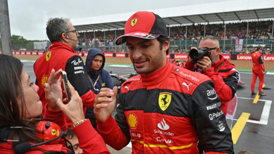 F1: Carlos Sainz s'offre en Grande-Bretagne la premi&egrave;re pole position de sa carri&egrave;re 