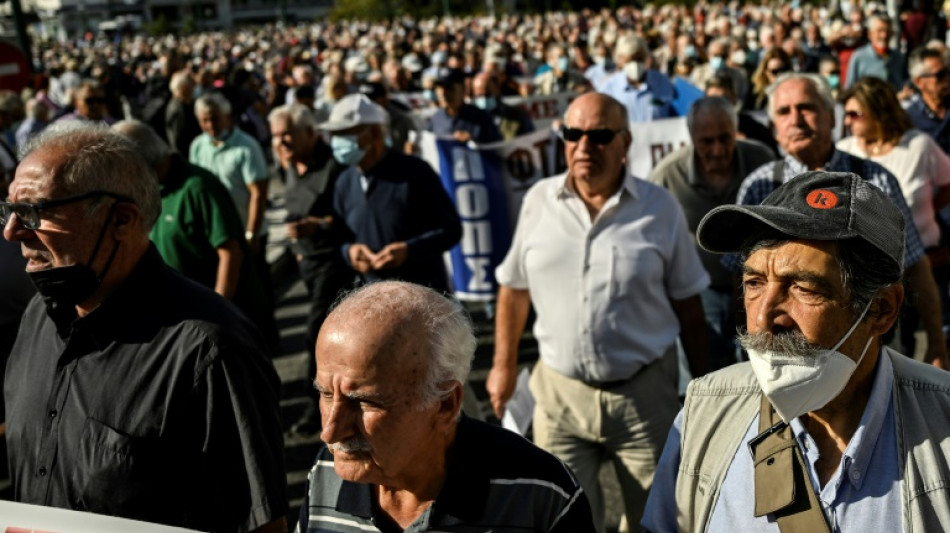 Rentner protestieren in Athen gegen hohe Lebenshaltungskosten 