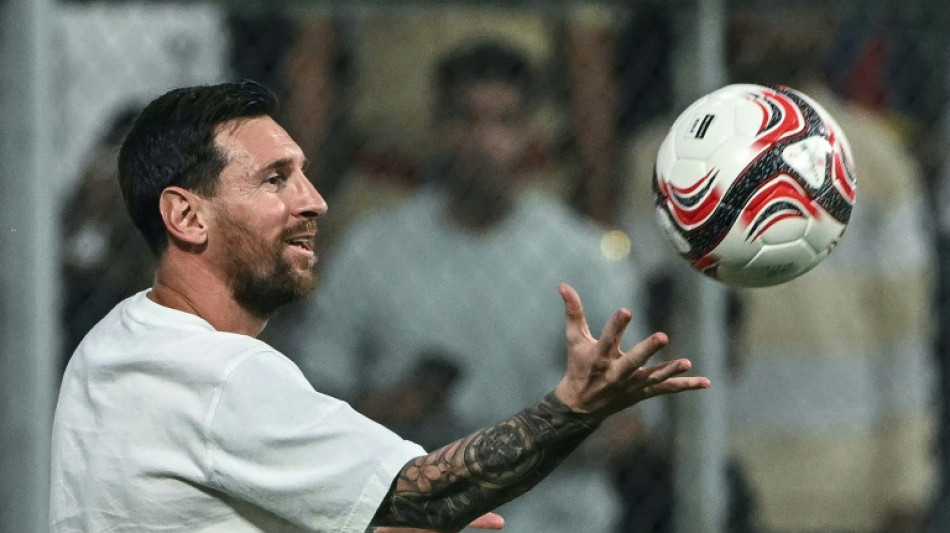 Xavi diz que presidente do Barcelona vetou retorno de Messi em 2023