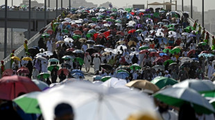 Mais de 2 mil pessoas sofrem estresse térmico durante peregrinação a Meca