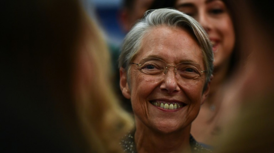 Devant Renaissance, Borne vante le "seul bulletin de vote pro-europ&eacute;en"