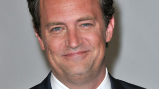 Ator de 'Friends' Matthew Perry &eacute; enterrado em Los Angeles