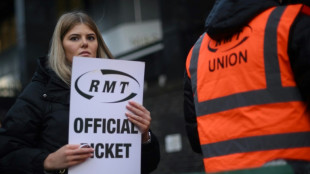 Grèves au Royaume-Uni: le gouvernement reçoit les syndicats, sans convaincre