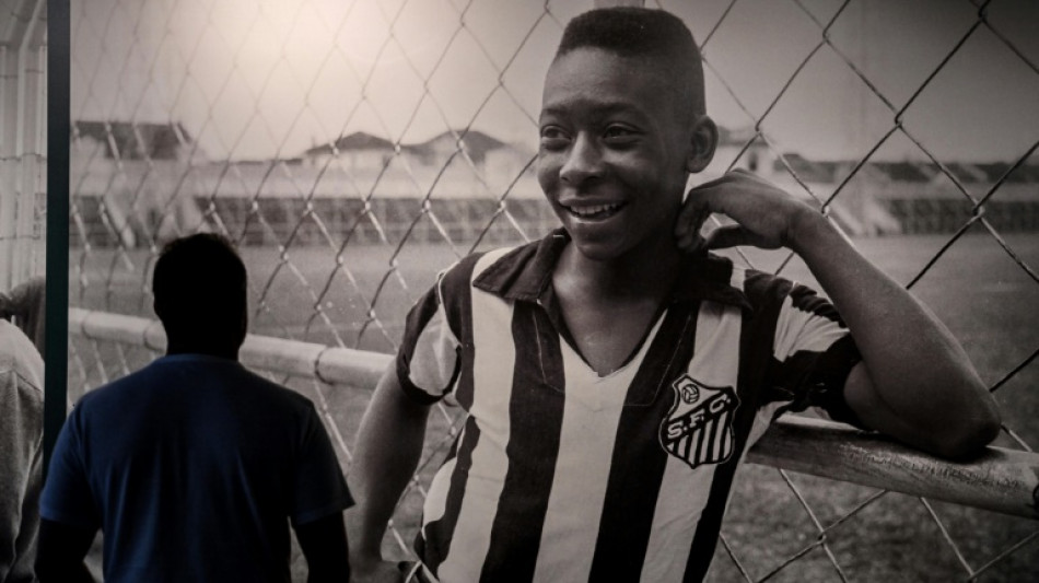 En la cuna deportiva de Pel&eacute;, admiraci&oacute;n por el astro hospitalizado