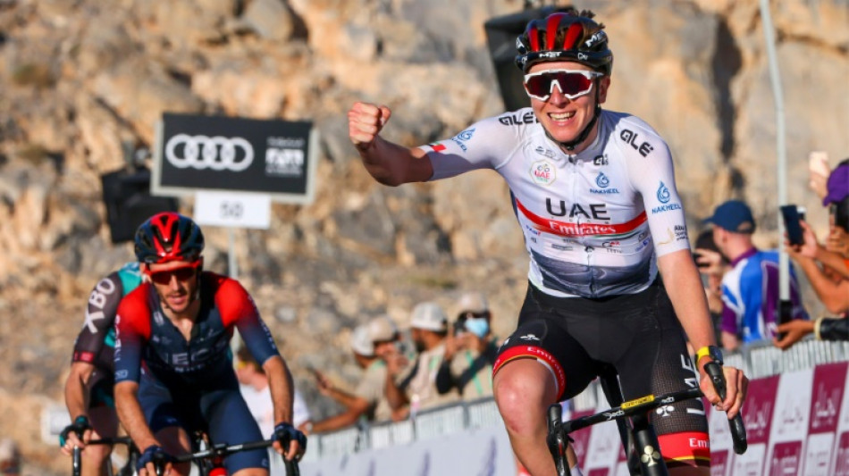 UAE Tour: Pogacar remporte la 4e étape et fait coup double