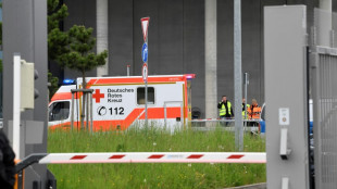 Ataque a tiros em fábrica da Mercedes na Alemanha termina em dois mortos