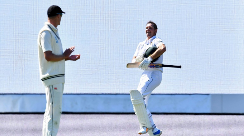 Maiden ton for Erwee as South Africa build against New Zealand