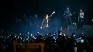 El show de Milei: el presidente argentino cantó durante la presentación de su libro en Buenos Aires