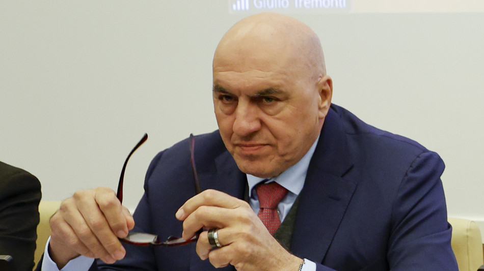 Crosetto, 'valutiamo aiuto rapido ai Paesi del Golfo, con decreto o altro'