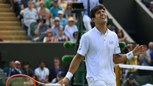 Cristian Gar&iacute;n pasa a cuartos de final con un tit&aacute;nico esfuerzo en Wimbledon