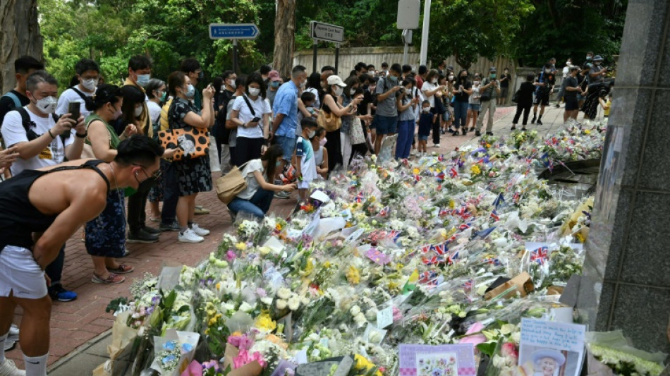 Largas filas en Hong Kong para un último homenaje a Isabel II