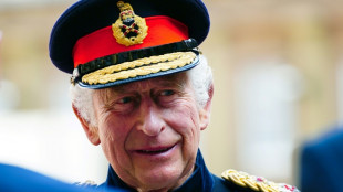 Charles III &agrave; cheval pour sa premi&egrave;re parade d'anniversaire