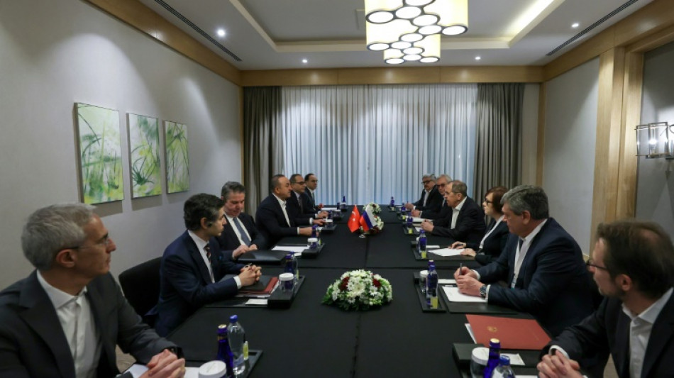 Lawrow und Kuleba beginnen Verhandlungen in Antalya