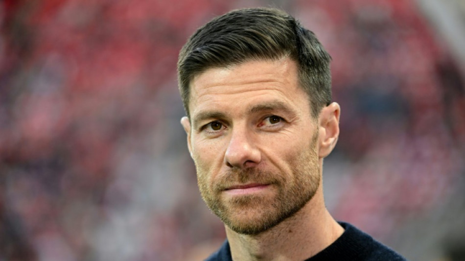 Golpista na Tail&acirc;ndia se passa por Xabi Alonso e pede dinheiro para ir ao Liverpool