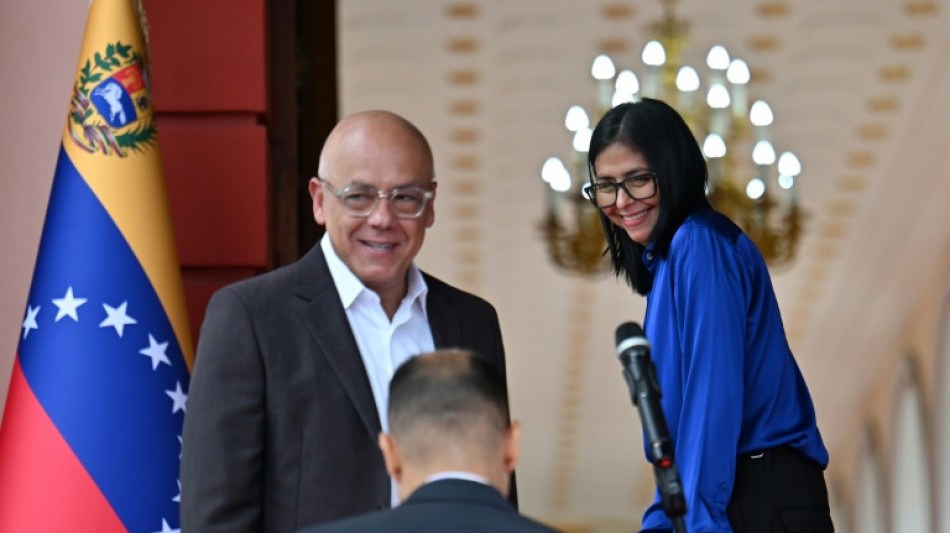 Presidente interina anuncia 'novo momento' na Venezuela ao libertar presos pol&iacute;ticos