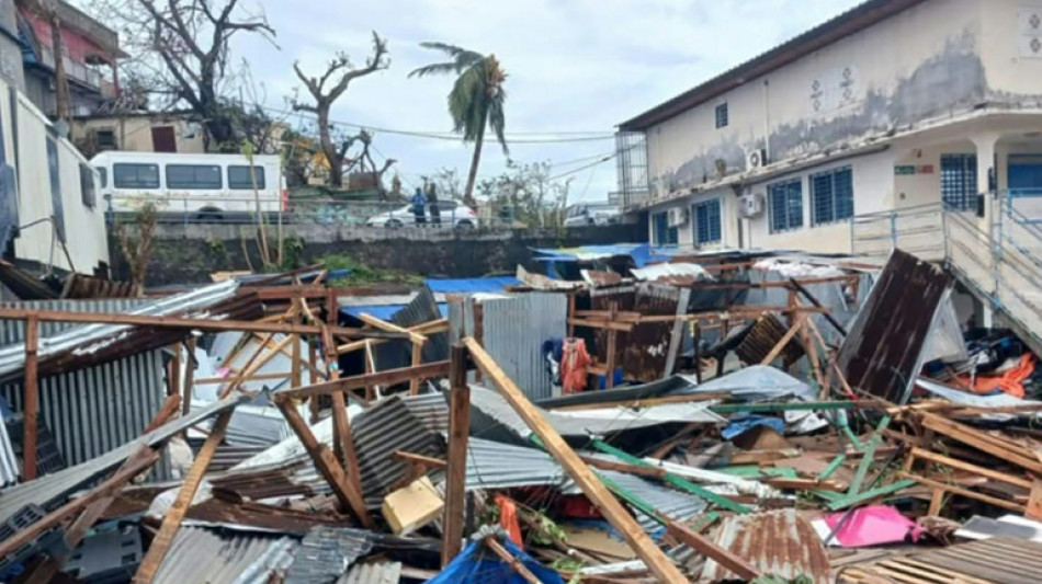 Carrera contrarreloj para socorrer al archipi&eacute;lago franc&eacute;s de Mayotte, devastado por un cicl&oacute;n