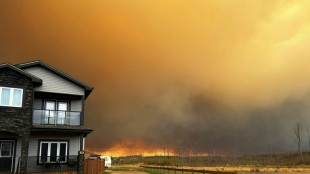 Un feu de forêt menace une ville pétrolière de l'ouest du Canada, nouvelles évacuations