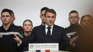 Macron veut une "&eacute;conomie de guerre" pour aider l'Ukraine