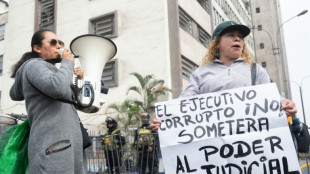 Ministério Público do Peru interroga presidente por 'Rolexgate' em meio a novo escândalo