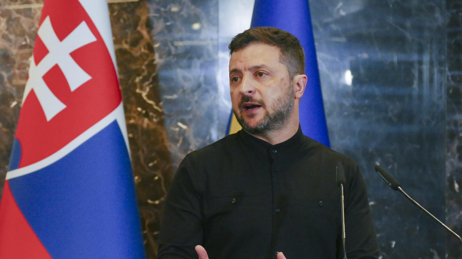 Zelensky, 8 droni verso Polonia, pericoloso precedente
