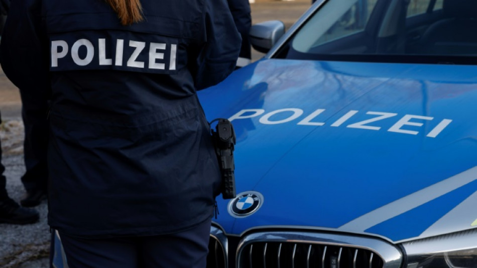 Polizei in Nordrhein-Westfalen schie&szlig;t Messerangreifer nieder - schwer verletzt