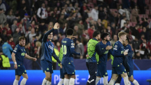 Sevilla perde em casa para PSV (3-2) e diz adeus &agrave; Champions