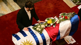 Lula y Boric se suman a miles de uruguayos en el &uacute;ltimo adi&oacute;s a Mujica