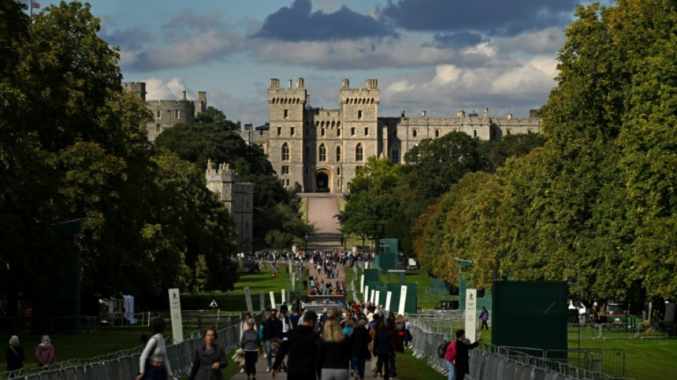 "Windsor, c&rsquo;est sa maison": les touristes affluent au ch&acirc;teau d'Elizabeth II 