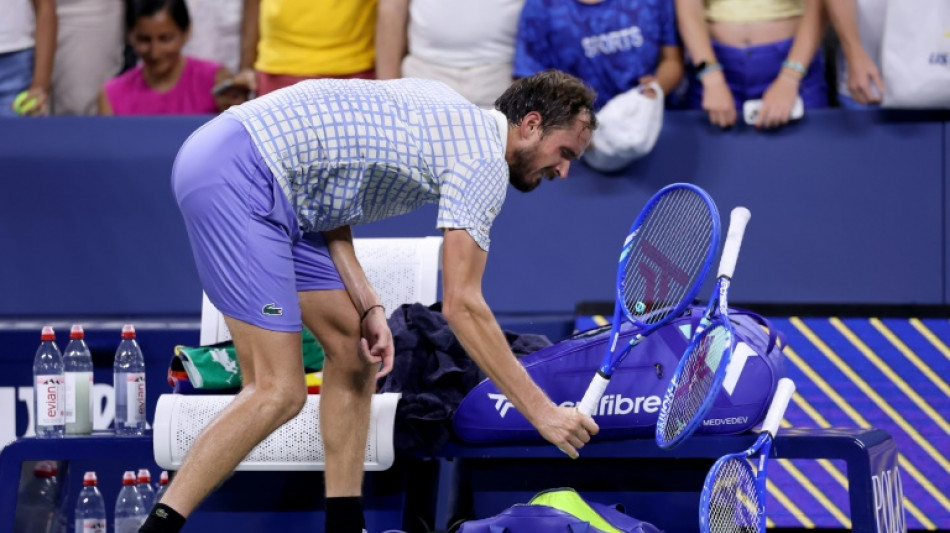Tennis: Medvedev "a besoin" d'&ecirc;tre aid&eacute;, sugg&egrave;re Boris Becker