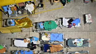 "Champ de bataille": à Hong Kong, les hôpitaux submergés par Omicron