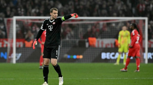Neuer se machuca em treino e vira d&uacute;vida no Bayern