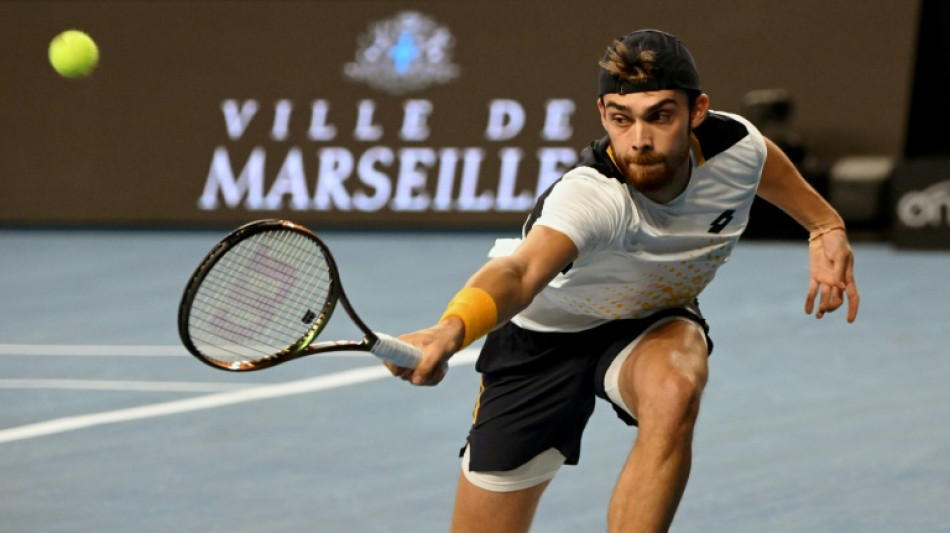 Tennis: exploit du Français Benjamin Bonzi contre Karatsev à Marseille