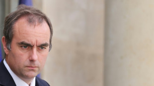 Fran&ccedil;a prop&otilde;e grande ajuste fiscal para melhorar finan&ccedil;as p&uacute;blicas