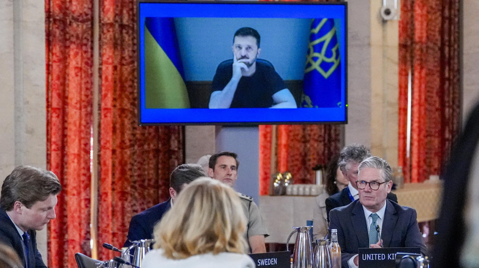 Zelensky, 'domani un vertice di leader europei in Ucraina'