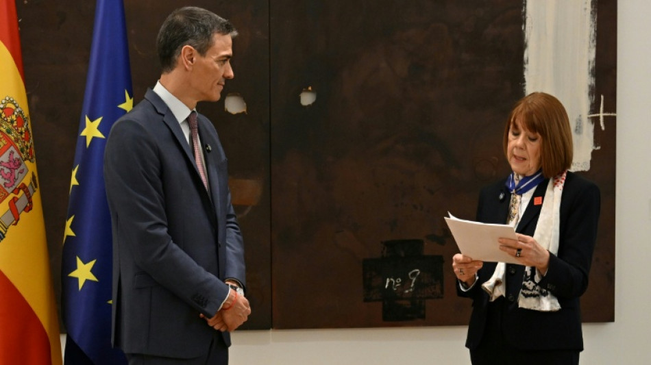 Gis&egrave;le Pelicot, condecorada por el presidente del Gobierno espa&ntilde;ol, Pedro S&aacute;nchez