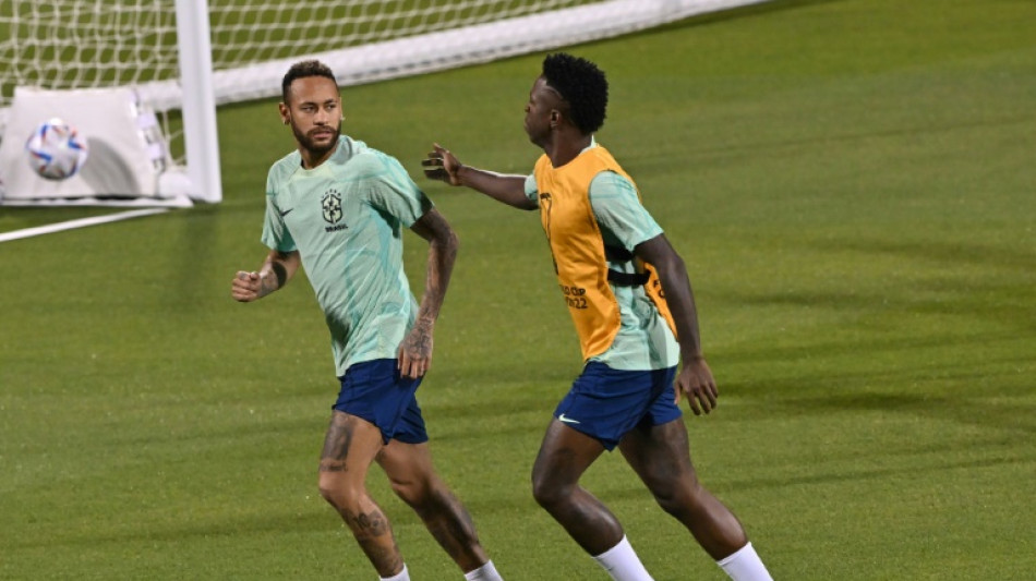 Croacia pasa en penales ante Jap&oacute;n, Brasil con Neymar y bajo la sombra de Pel&eacute; ante Corea