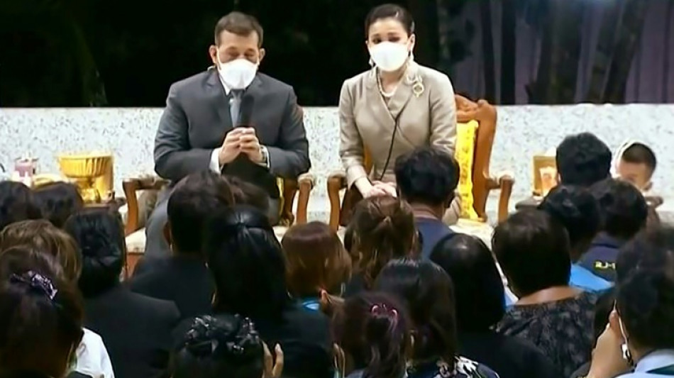 Tuerie dans une cr&egrave;che: le roi de Tha&iuml;lande "partage la douleur" des familles