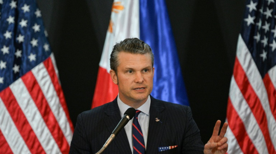 Pentagon chief orders gender-neutral fitness standards for combat troops