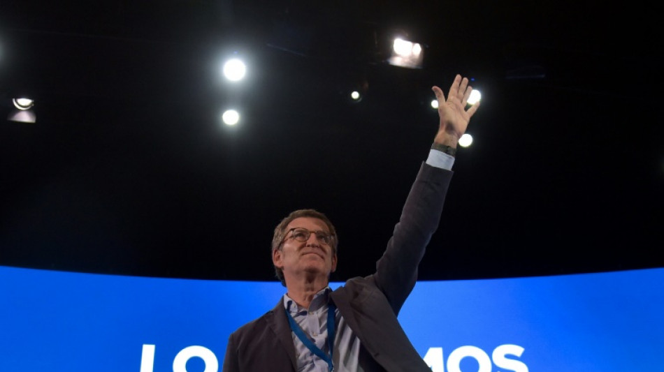 Conservadores españoles se encomiendan a la experiencia de Feijóo para volver al gobierno