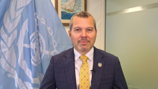 El capit&aacute;n del "Pemex Maya" recibi&oacute; en Londres con "orgullo para M&eacute;xico" el premio de la OMI al valor en el mar