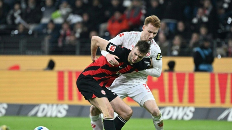 Eintracht vence Mainz e se aproxima da zona da Champions no Alem&atilde;o