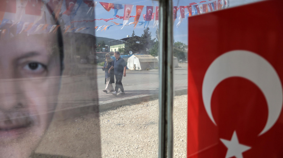 Fonte Ankara, 'Turchia non era obiettivo del missile iraniano ma base a Cipro'