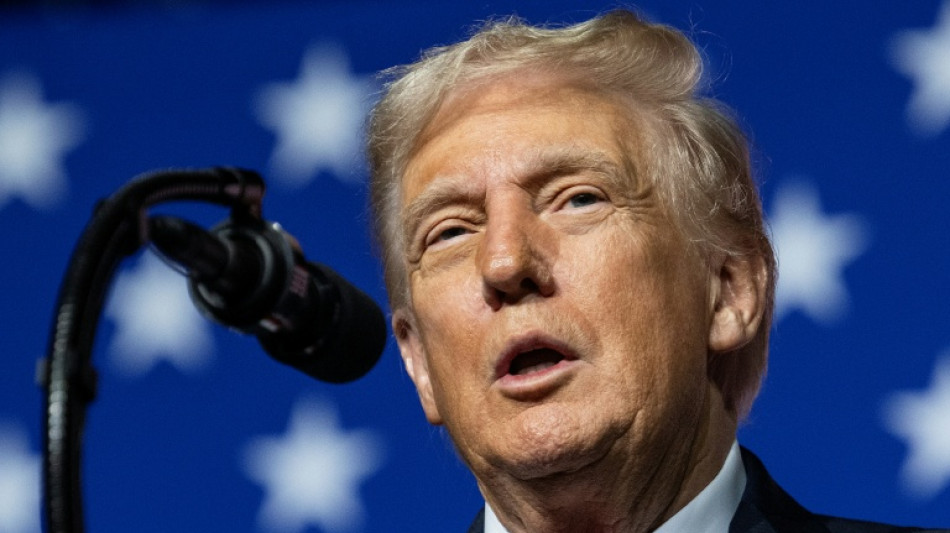 Trump diz que est&aacute; preparando cortes permanentes devido ao bloqueio or&ccedil;ament&aacute;rio