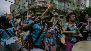 Un desfile carnavalero brinda un respiro al infierno del crack de Brasil