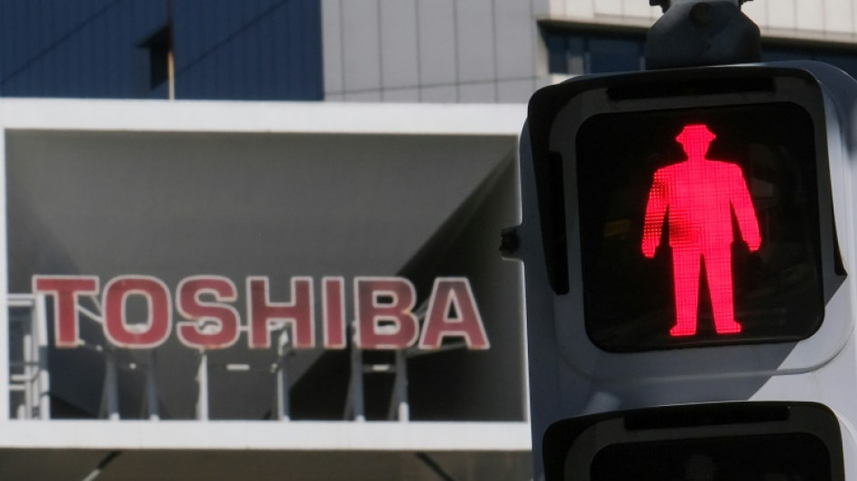 Toshiba CEO resigns ahead of vote on spin-off plan