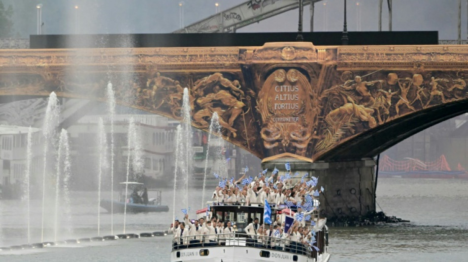 Com desfile no Sena, come&ccedil;a cerim&ocirc;nia de abertura dos Jogos de Paris-2024